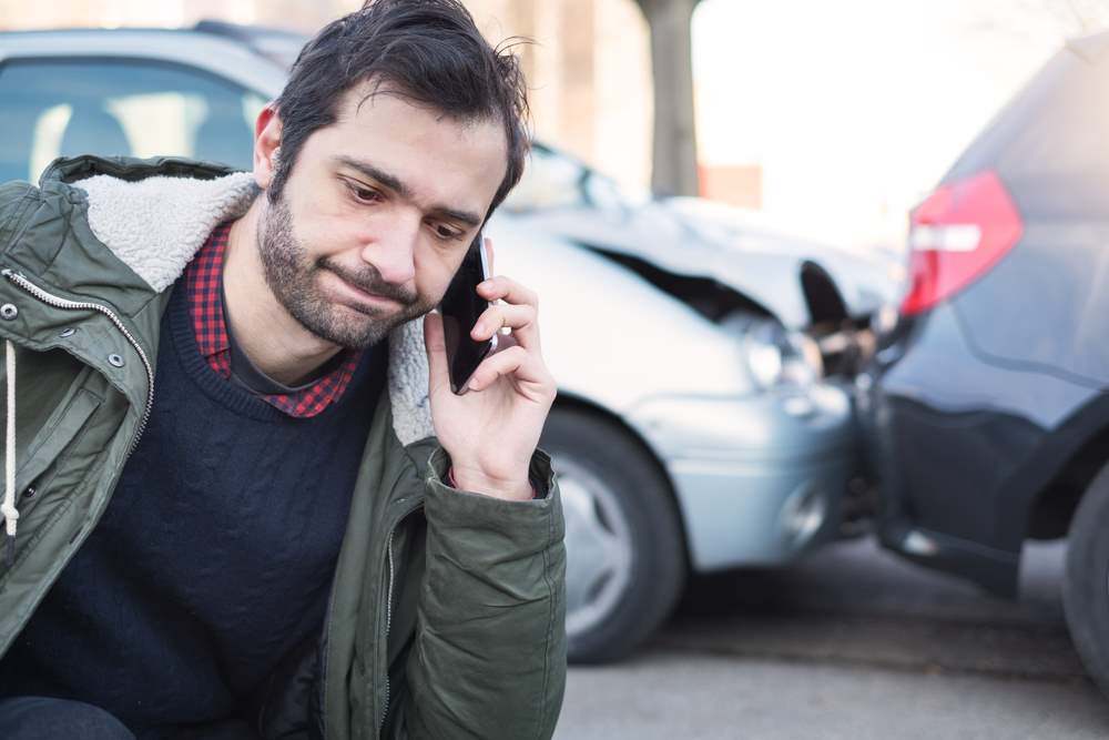 ¿Qué Hago Si Tuve un Accidente de Coche en el Vehículo de Otra Persona?