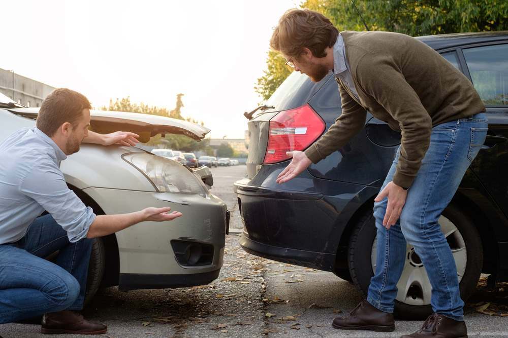 ¿Debo Admitir Culpa por el Accidente de Coche?