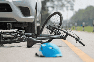 Accidente entre Minivan y Bicicleta en St Andrews Boulevard Resulta en Lesiones Graves