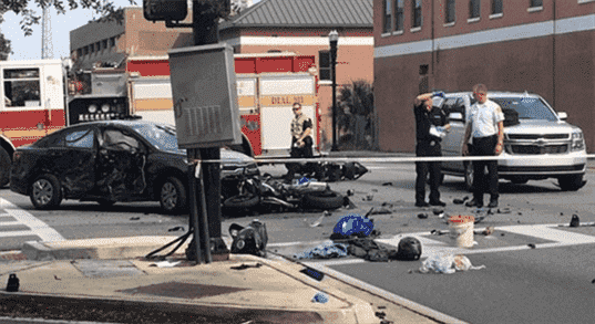 Accidente en el centro de Jacksonville que involucra un automóvil y dos motocicletas