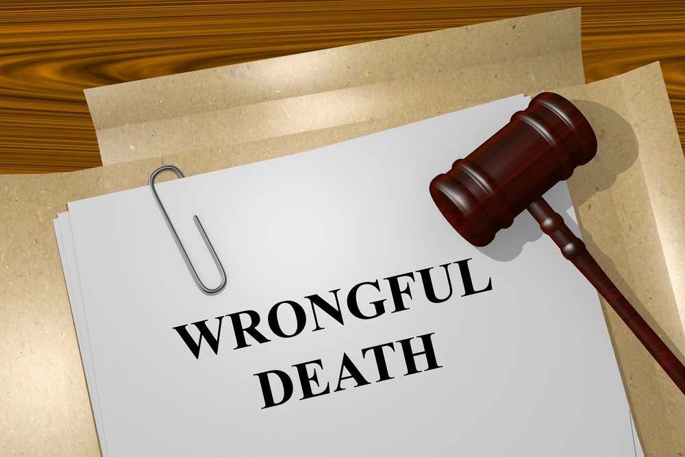 ¿Puede una familia demandar por muerte injusta?