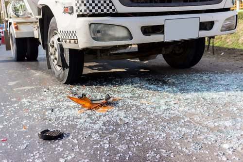¿Quién Puede Ser Demandado en un Caso de Accidente de Camión?
