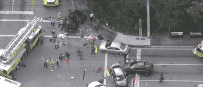 3 Niños, 2 Adultos Hospitalizados Tras Accidente de Múltiples Vehículos en el Suroeste de Miami-Dade