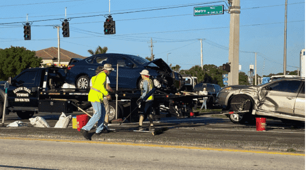 Tres heridos tras un accidente de cuatro vehículos en Daniels Parkway