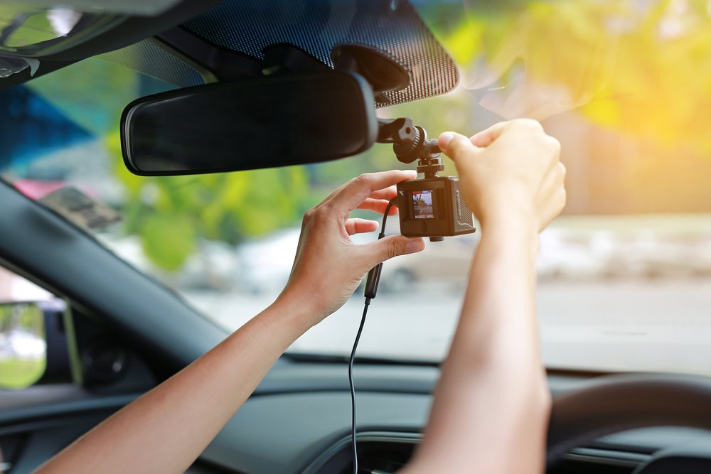 Uso de Pruebas de Cámara de Salpicadero en su Reclamo por Accidente de Automóvil
