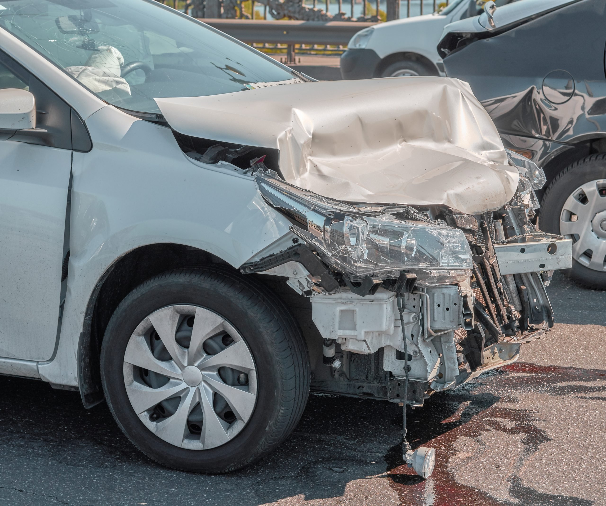 ¿Quién es el culpable en un accidente automovilístico de tres vehículos?