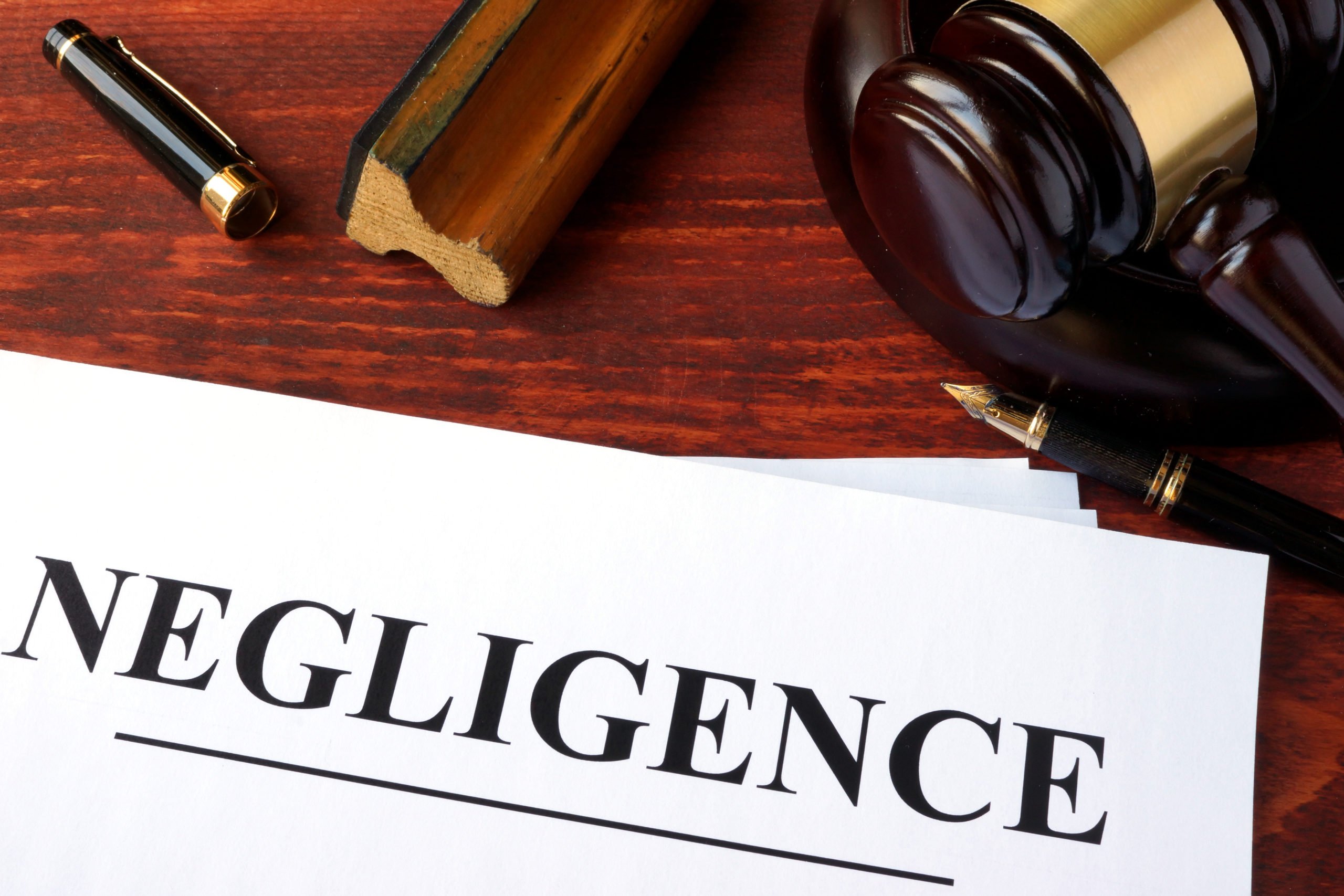 Comprendiendo el Concepto de Negligencia, Lo Que Debe Saber Antes de Presentar una Demanda