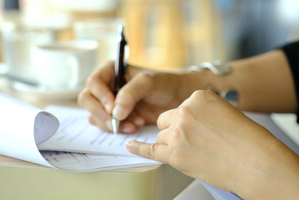 ¿Qué Es El Proceso De Tratar Con La Compañía De Seguros Después De Un Accidente Con Un Camión Grande En Florida?