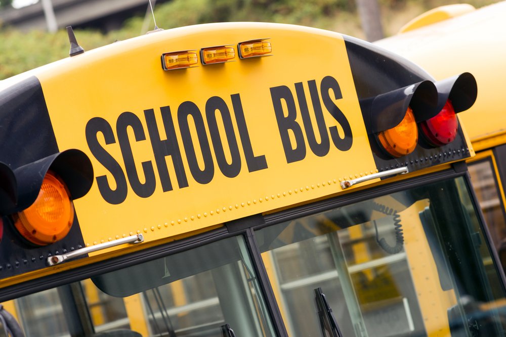 Las Escuelas Han Reabierto, Es Hora de la Seguridad en los Autobuses Escolares en el Charlotte County, Florida