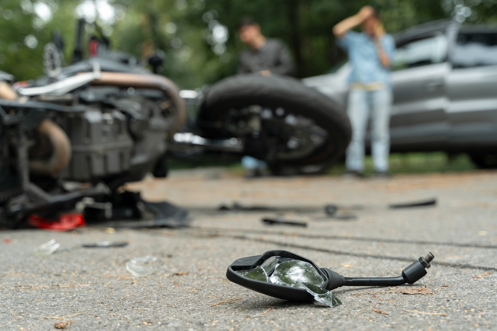 ¿Puedo Demandar a un Conductor que Me Golpeó Mientras Hacía Lane Splitting en Miami?