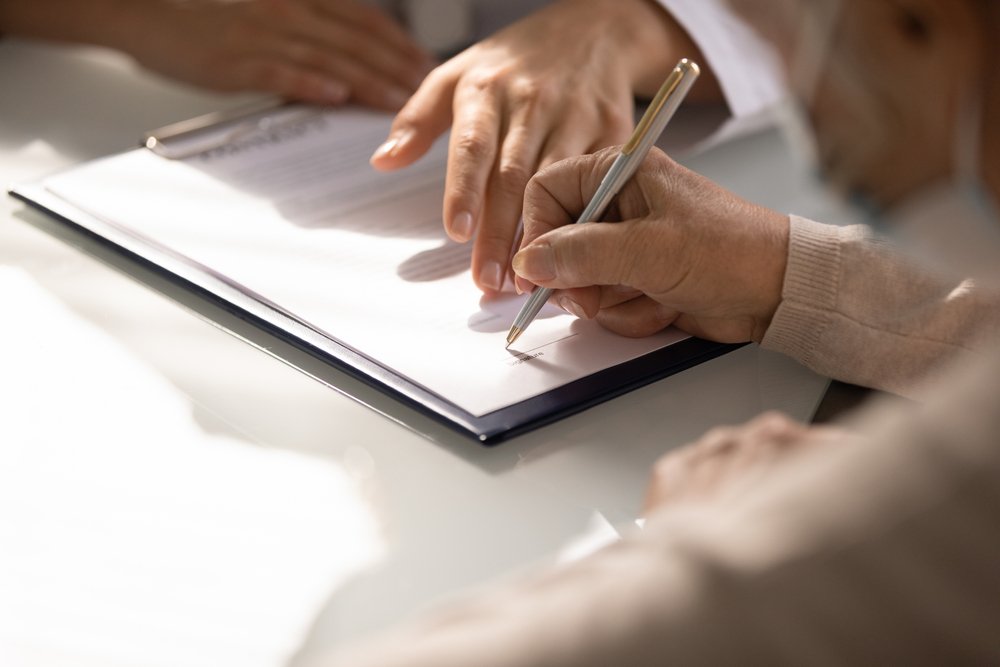 ¿Puedo Demandar Si Firmé un Formulario de Consentimiento?