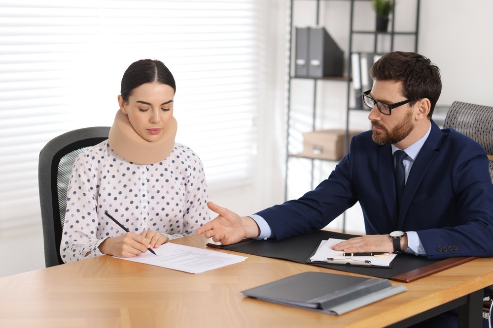 ¿Cómo Funciona la Negligencia Comparativa en las Reclamaciones por Lesiones Personales en Naples?