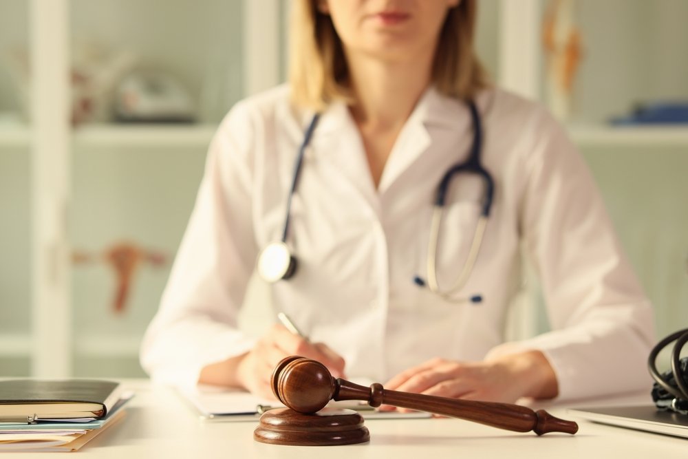 ¿Puedo Demandar por Negligencia Médica en Florida si Mi Médico Fue el Culpable?