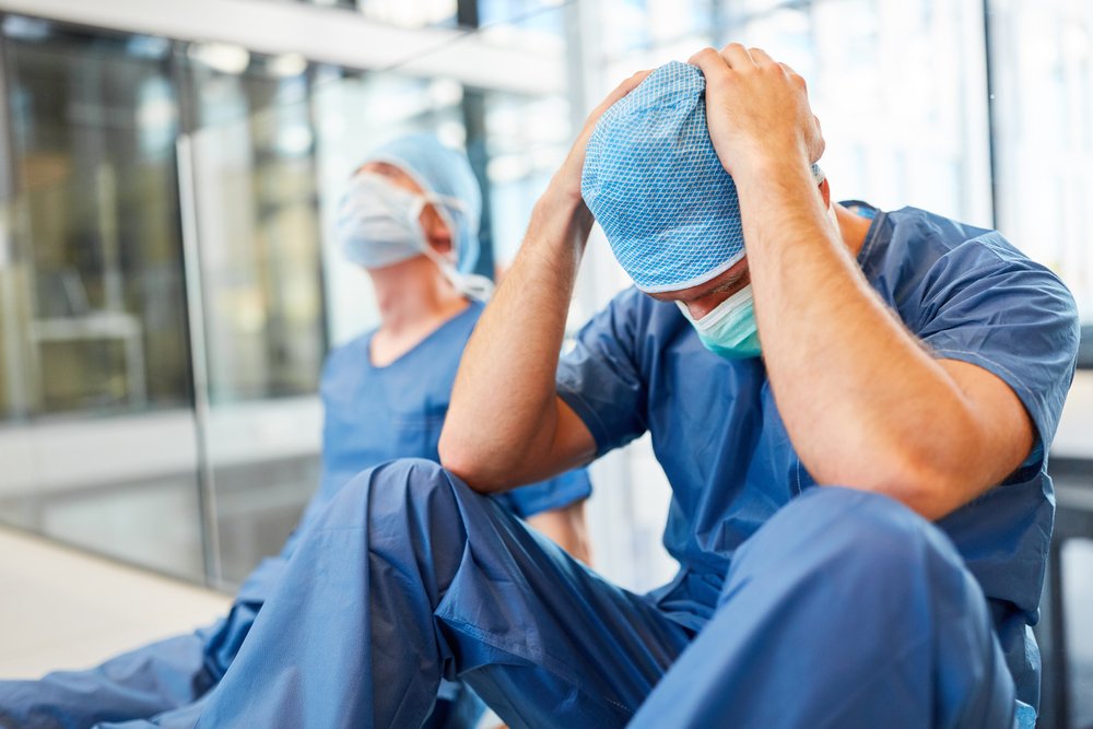 ¿Está disponible una compensación por muerte materna en un caso de negligencia médica en Florida?