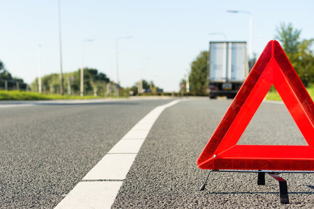 4 Factors to Consider When Choosing a Truck Accident Lawyer