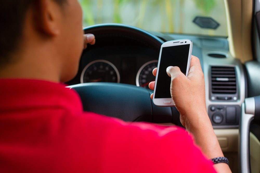 Texting While Driving Car Accident Lawyer in Coral Springs | 24/7
