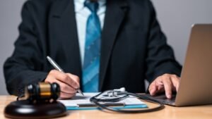 How Do I Choose the Right Fort Lauderdale Personal Injury Lawyer?
