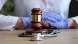 Can I Sue for Locked-In Syndrome in Florida if My Doctor Was at Fault?