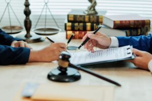 How Do Jacksonville Lawyers Prove Negligent Hiring by Trucking Companies?