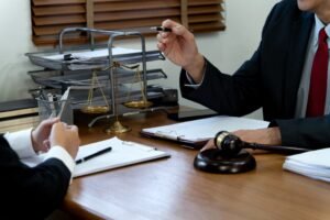 How Do West Palm Beach Lawyers Handle Accidents With Commercial Vehicles?